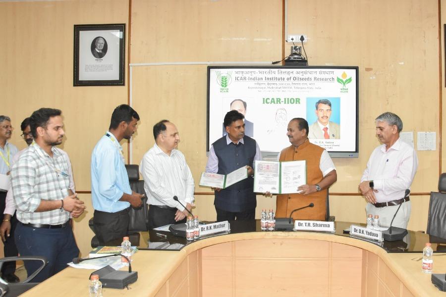 Visit of Dr.T.R.Sharma, DDG(CS)  and Dr.D.K.Yadava, ADG(Seeds)  to ICAR-IIOR on 10.05.2024